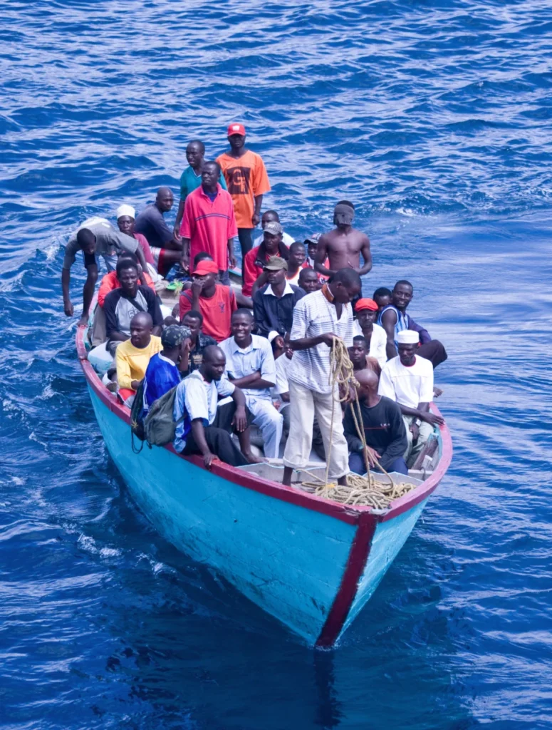 9-Africans-in-an-overloaded-boat Emigración